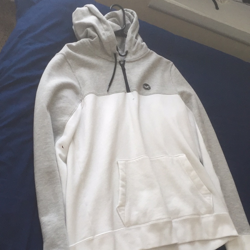 Light weight Hollister sweatshirt